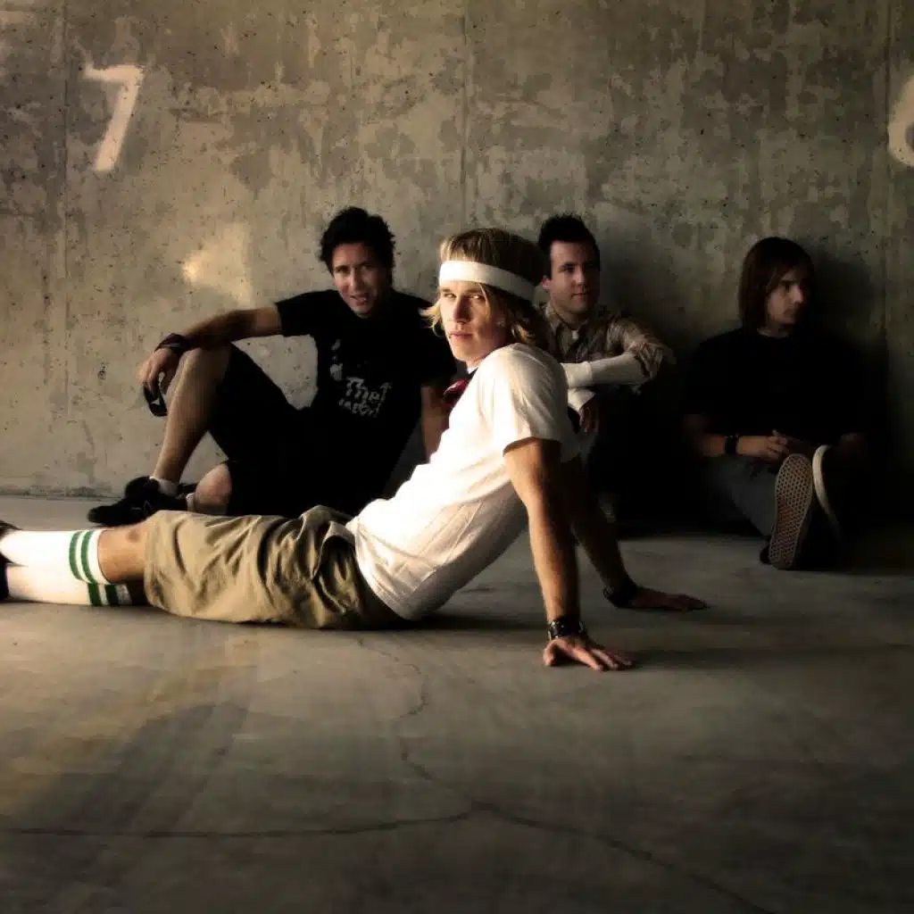 Bring Em Out (feat. Drake Bell)