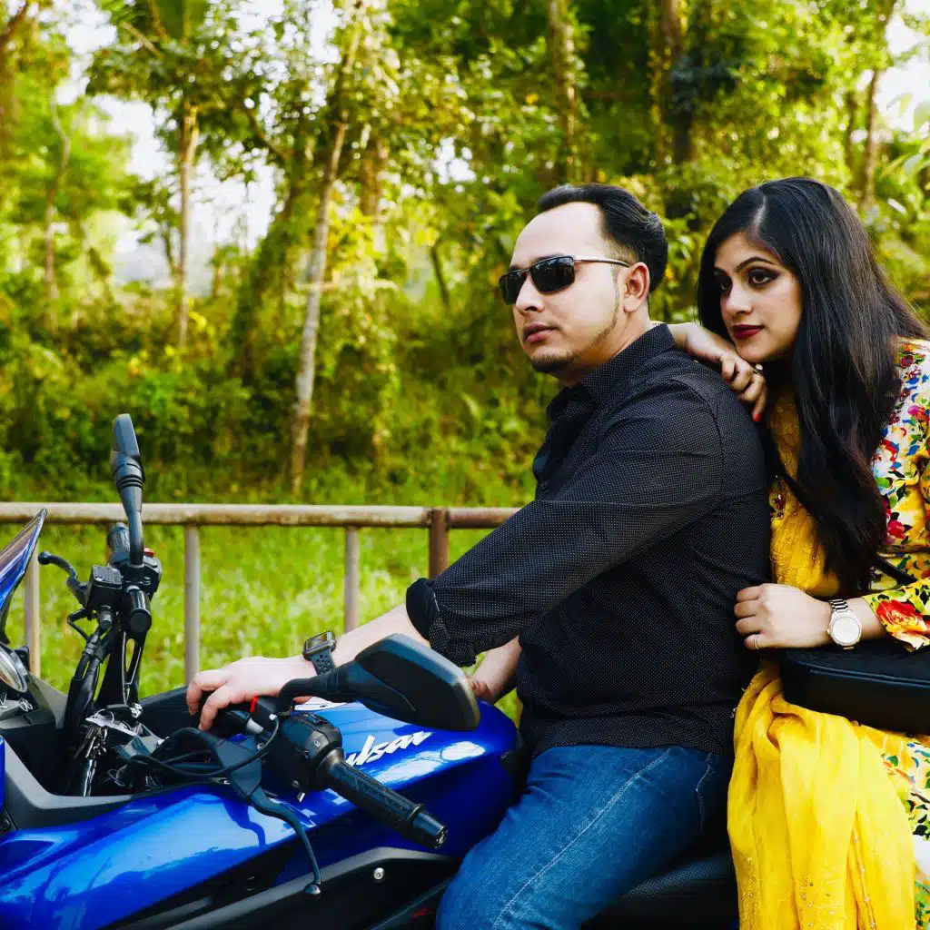 Choleche Ei Mon (feat. Shimon Hoque)