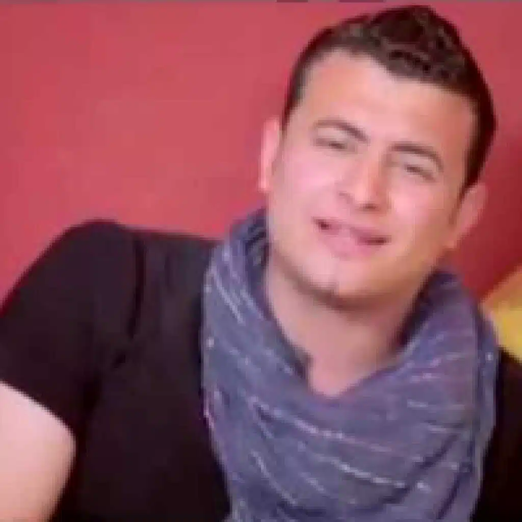 أتقفل الكتاب ( قصة حب مبتكملش )