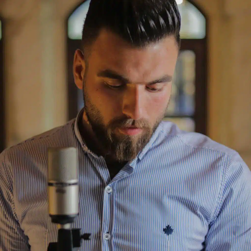 قلبي يُحدثُني