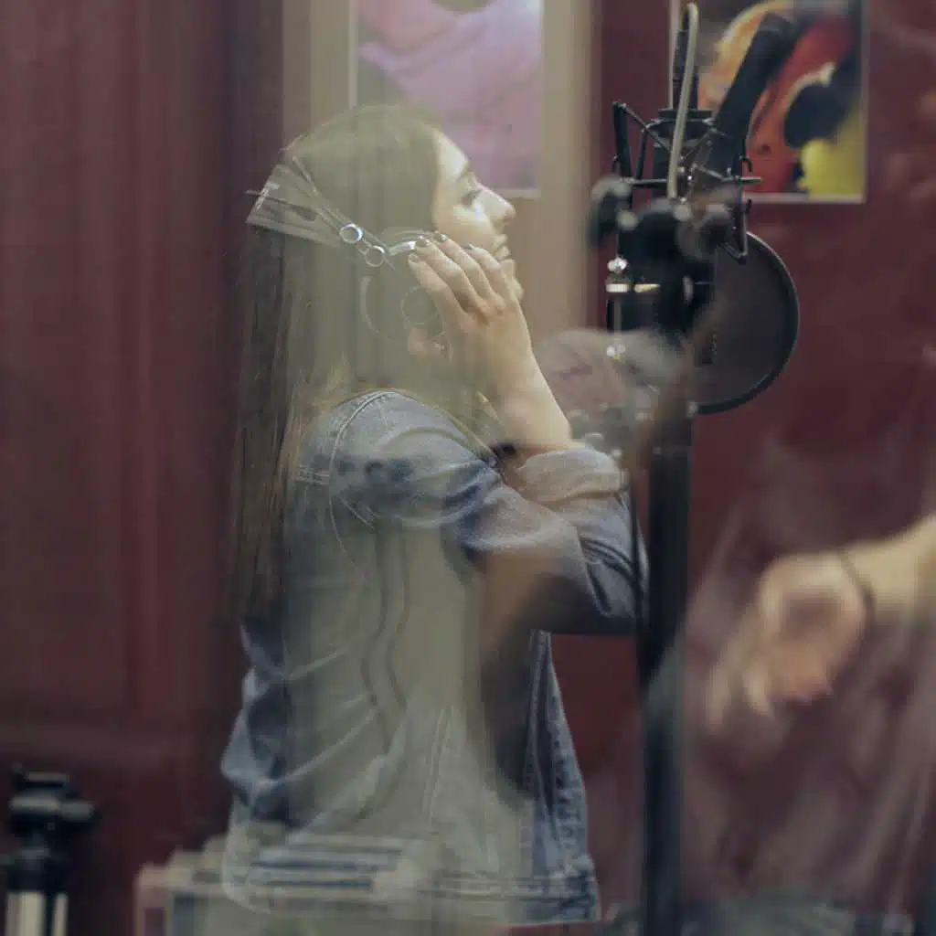 يا بتفكر يا بتحس