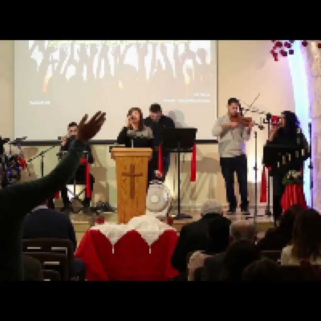 لما يصلي شعبك