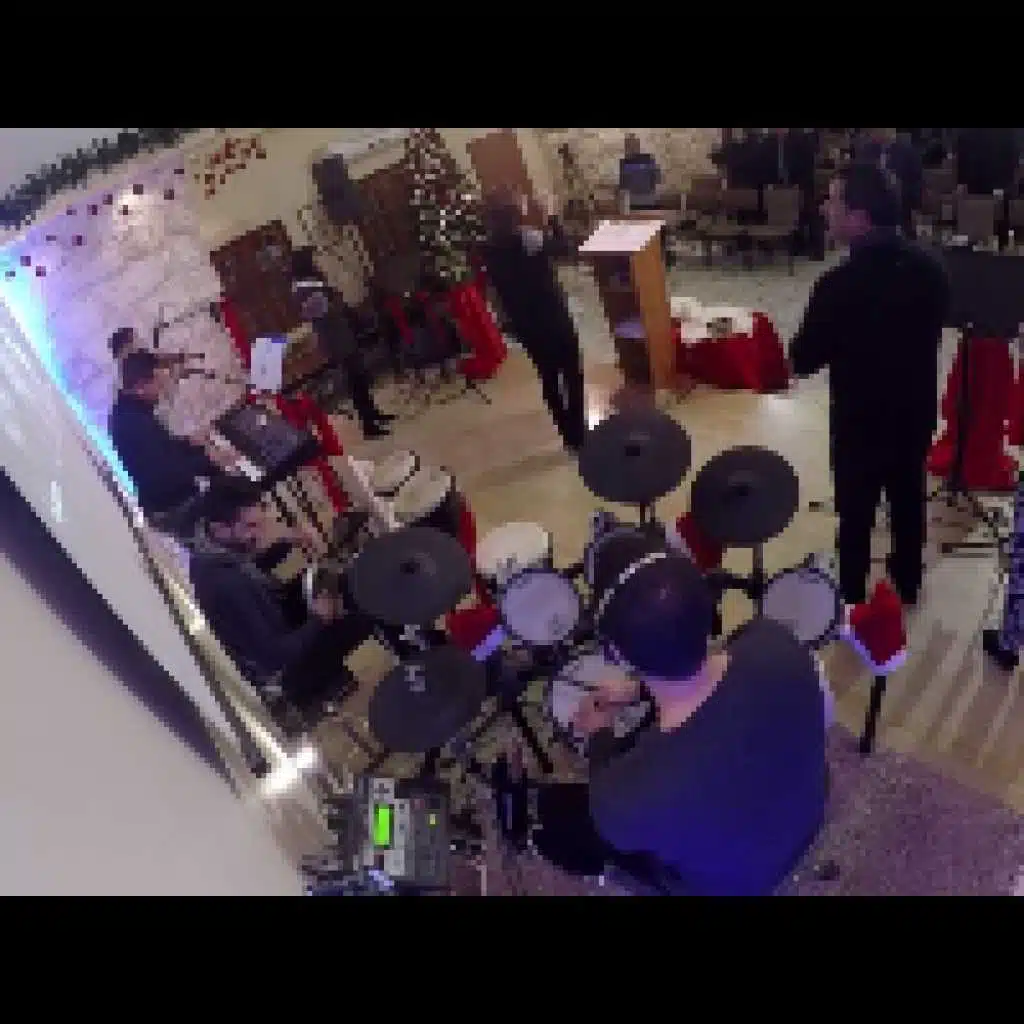 وتجول يا رب في وسطينا