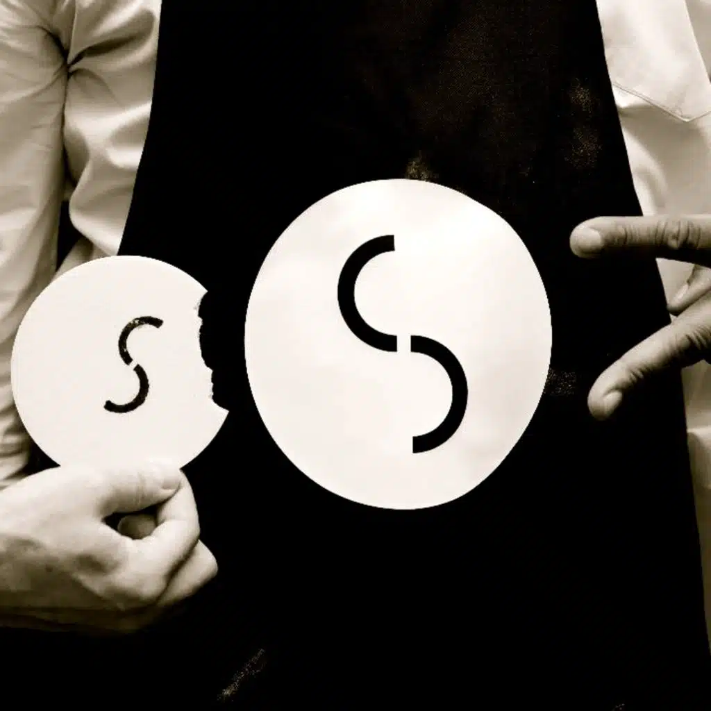 Tongue in Tongue Out (feat. Ashley Slater)