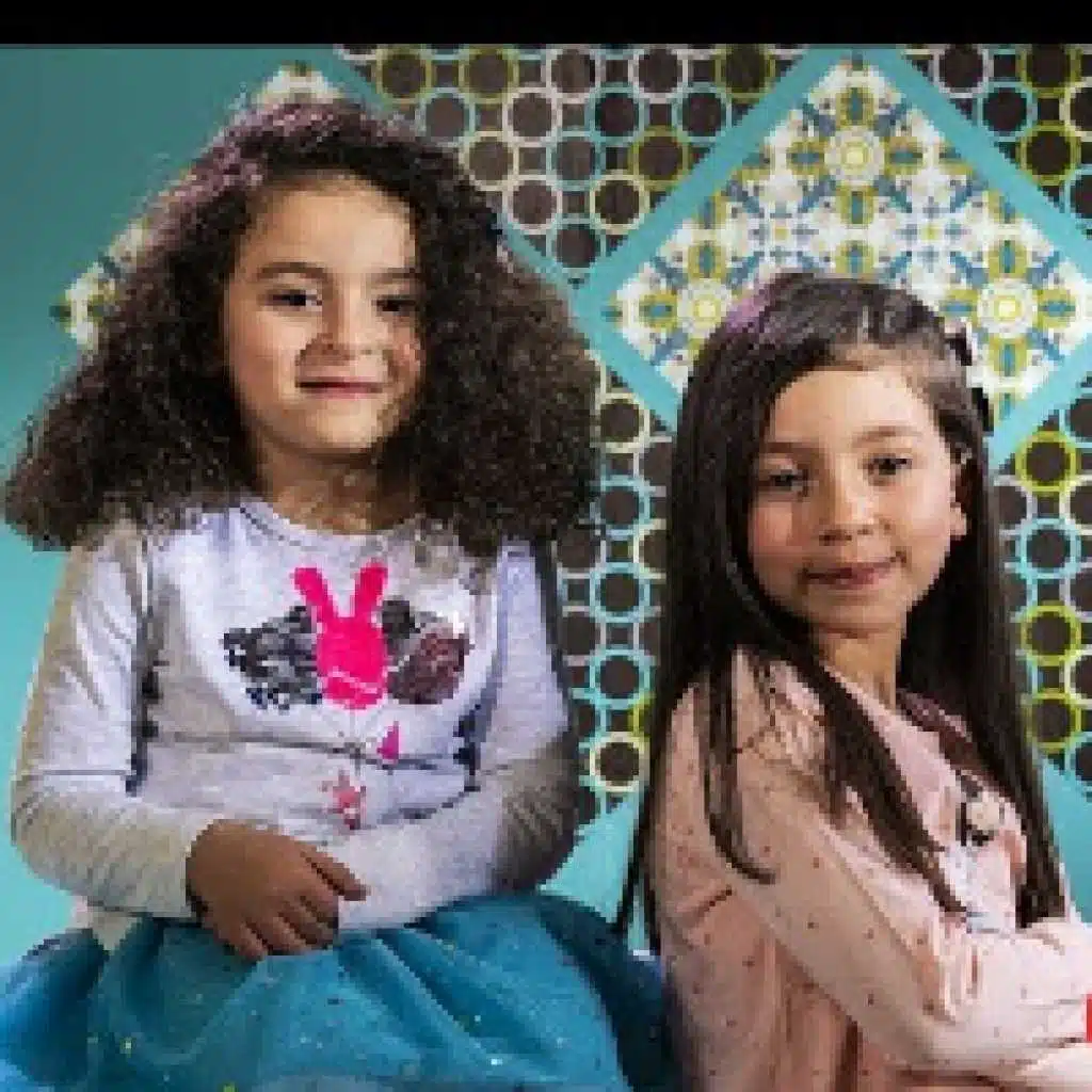 دقينا ع الباب