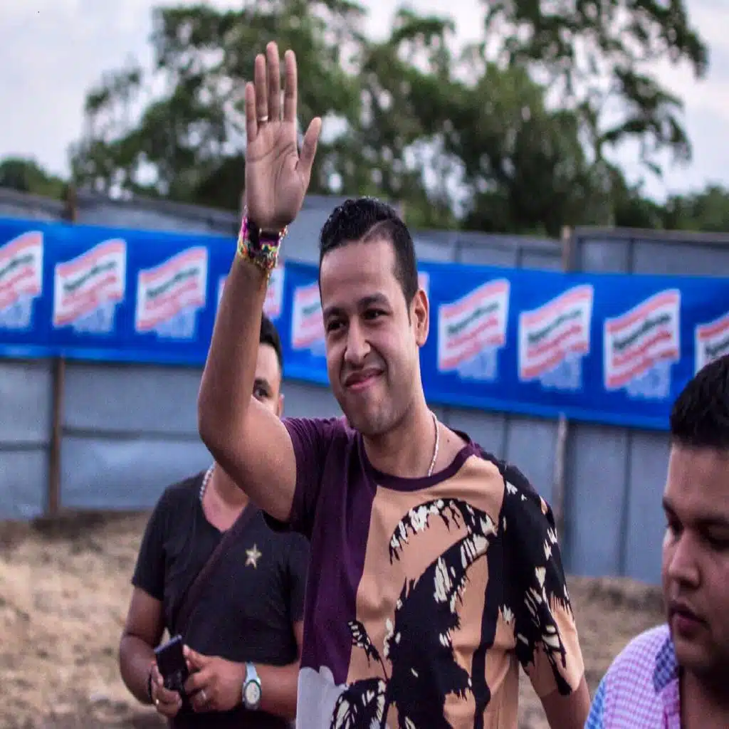 Abrete (En Vivo) [feat. Rolando Ochoa]