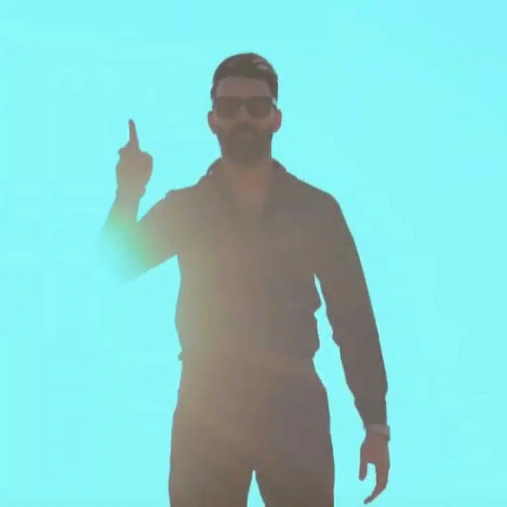 شلت بحياتي هموم