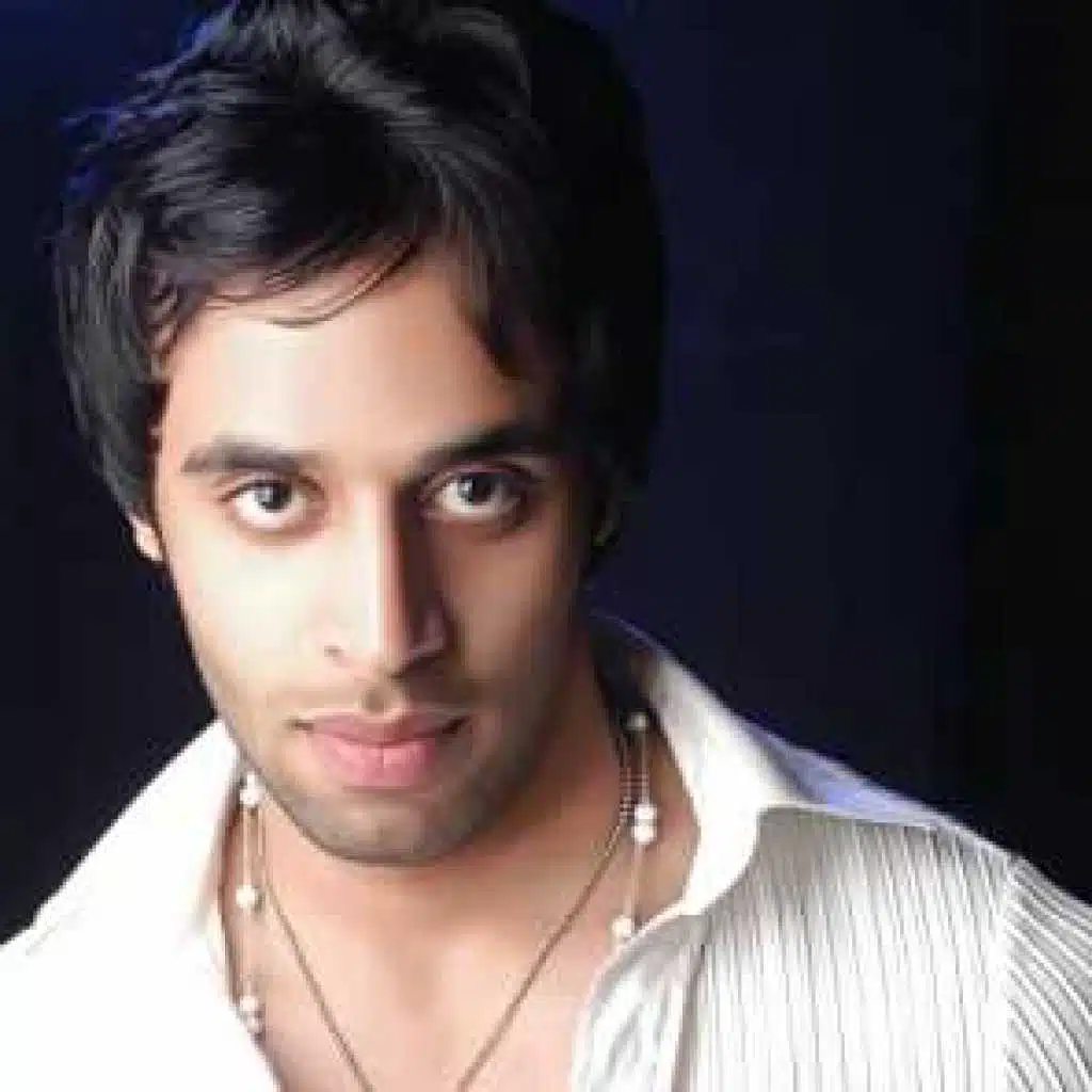 و جايه بتدمعي