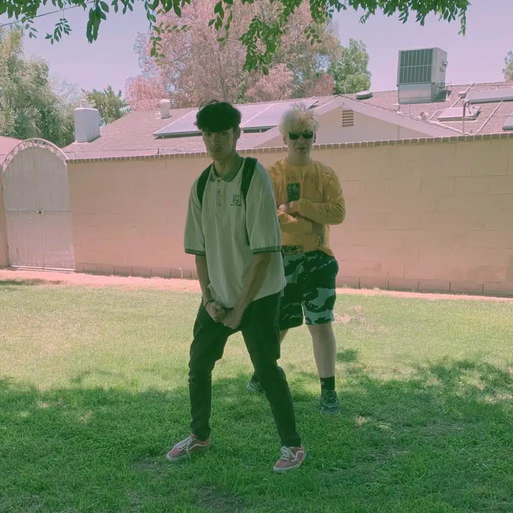 floating (feat. ever)