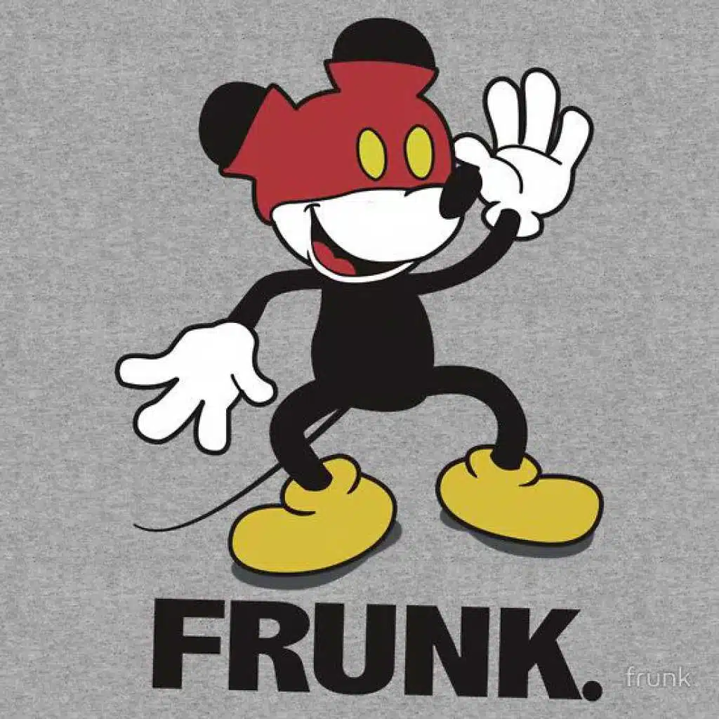 ميكي في كرولة