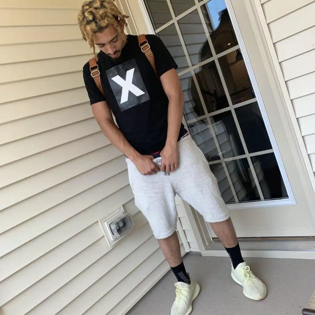 (Deluxe) Erything Still Yeaa Doe