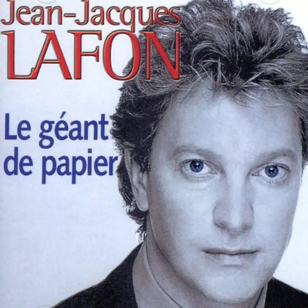 Le Geant De Papier