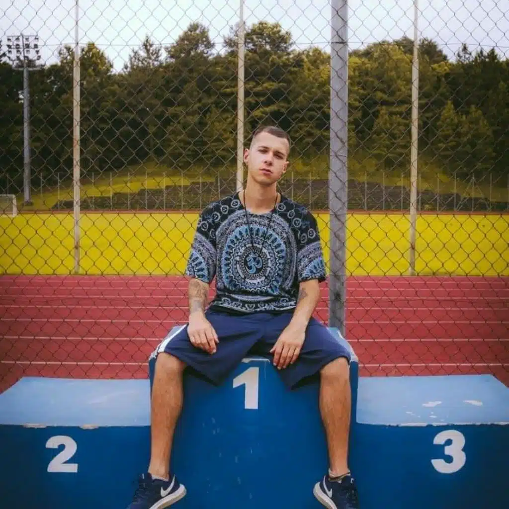 Não Escute