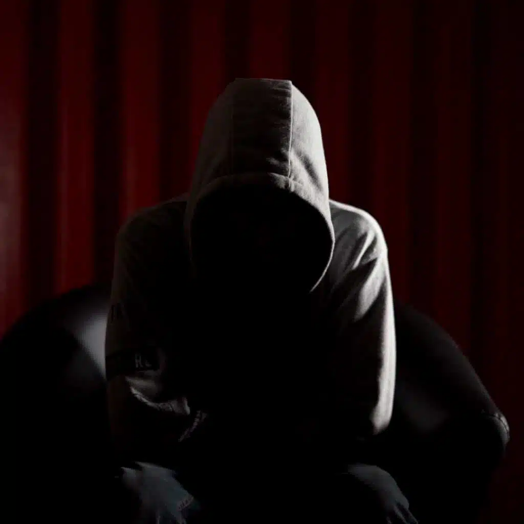 يمه ما تبكي