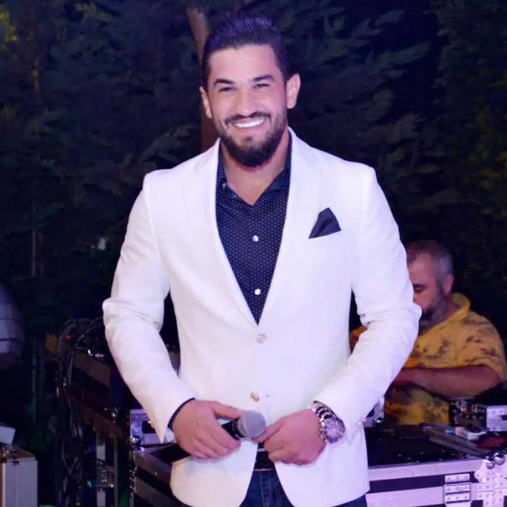 يلي بيحكي بضهري