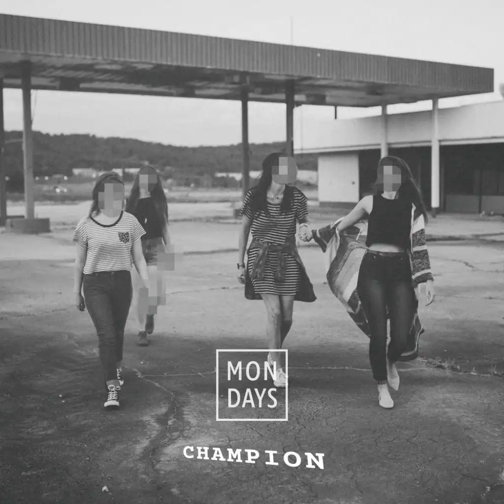Champion (feat. Lilla My)