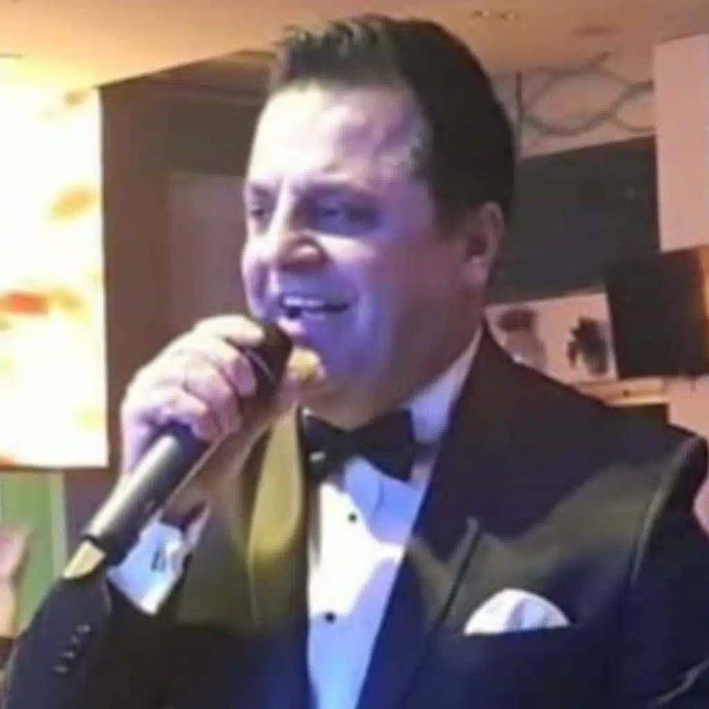 رفيق خويري يغني الزمن الجميل