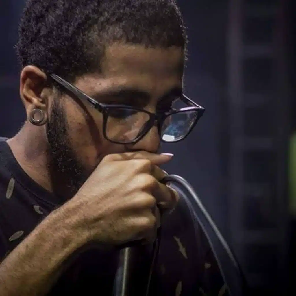 Garota Infernal (feat. João Flowzin)