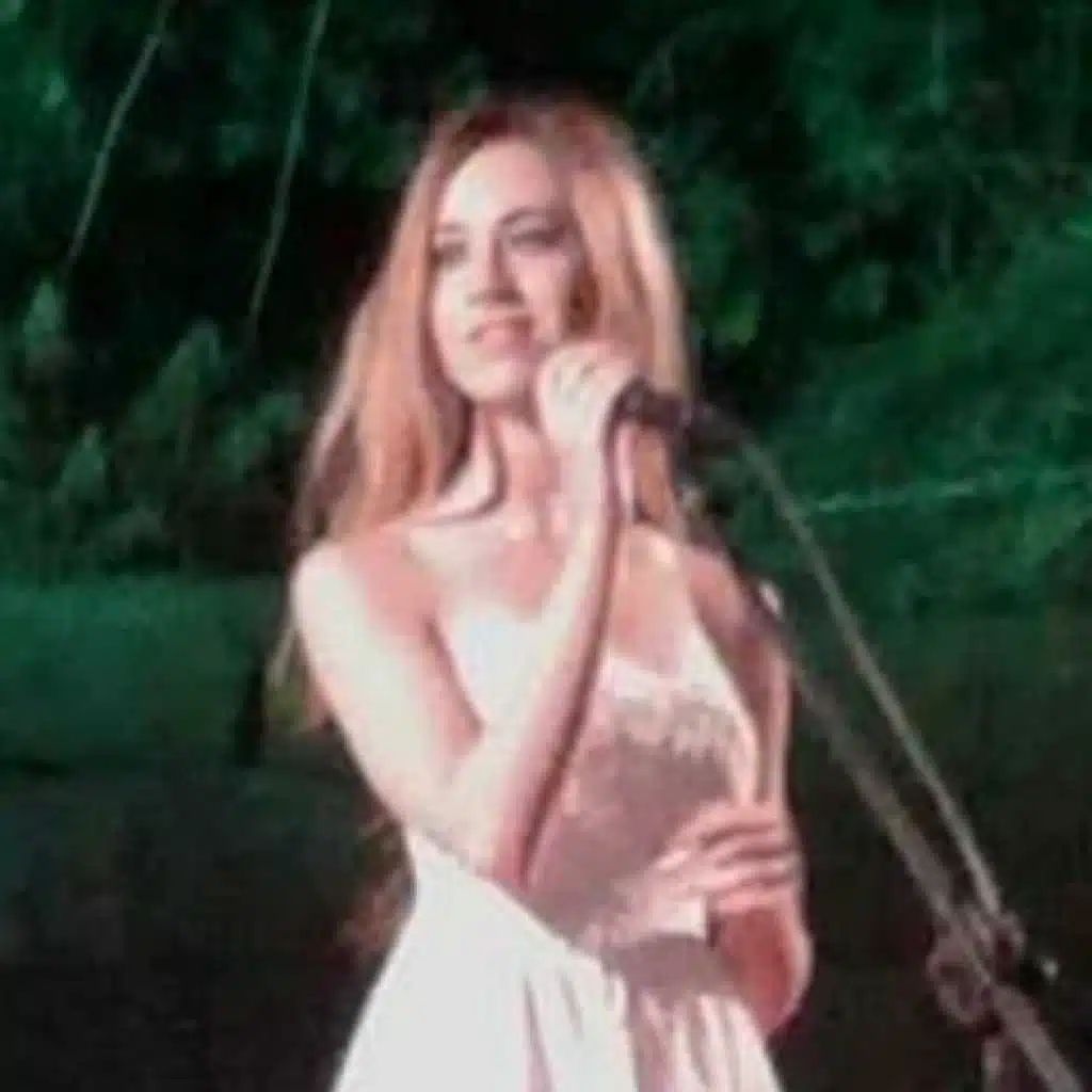 القريب منك بعيد