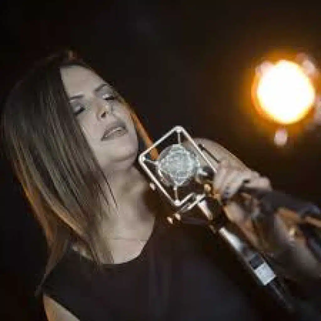 عكس اللي شايفنها