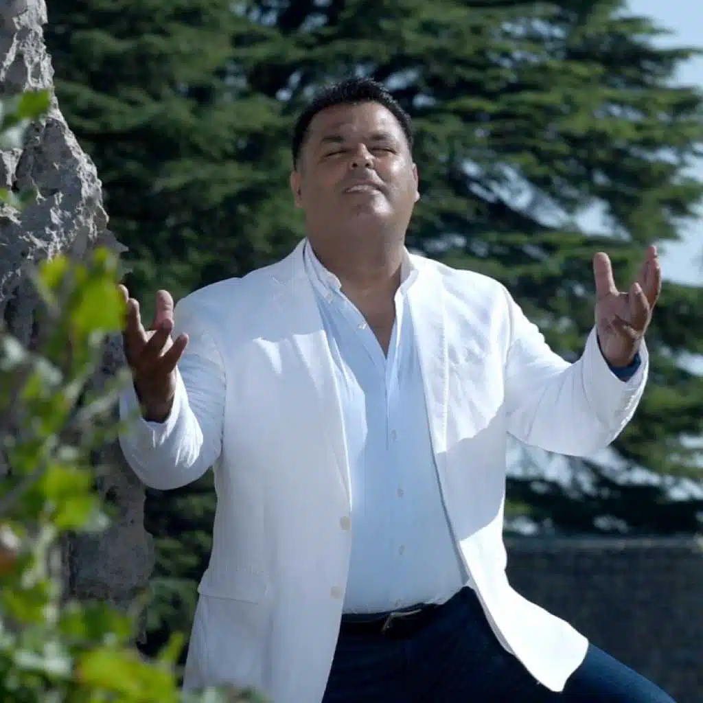 لبناني افتخر مينك