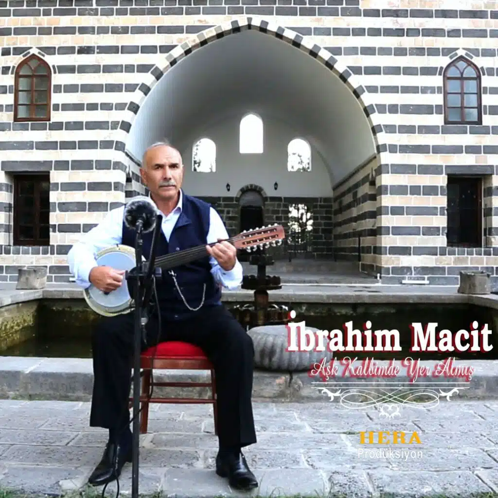 Yeni Kapıda Atlılar