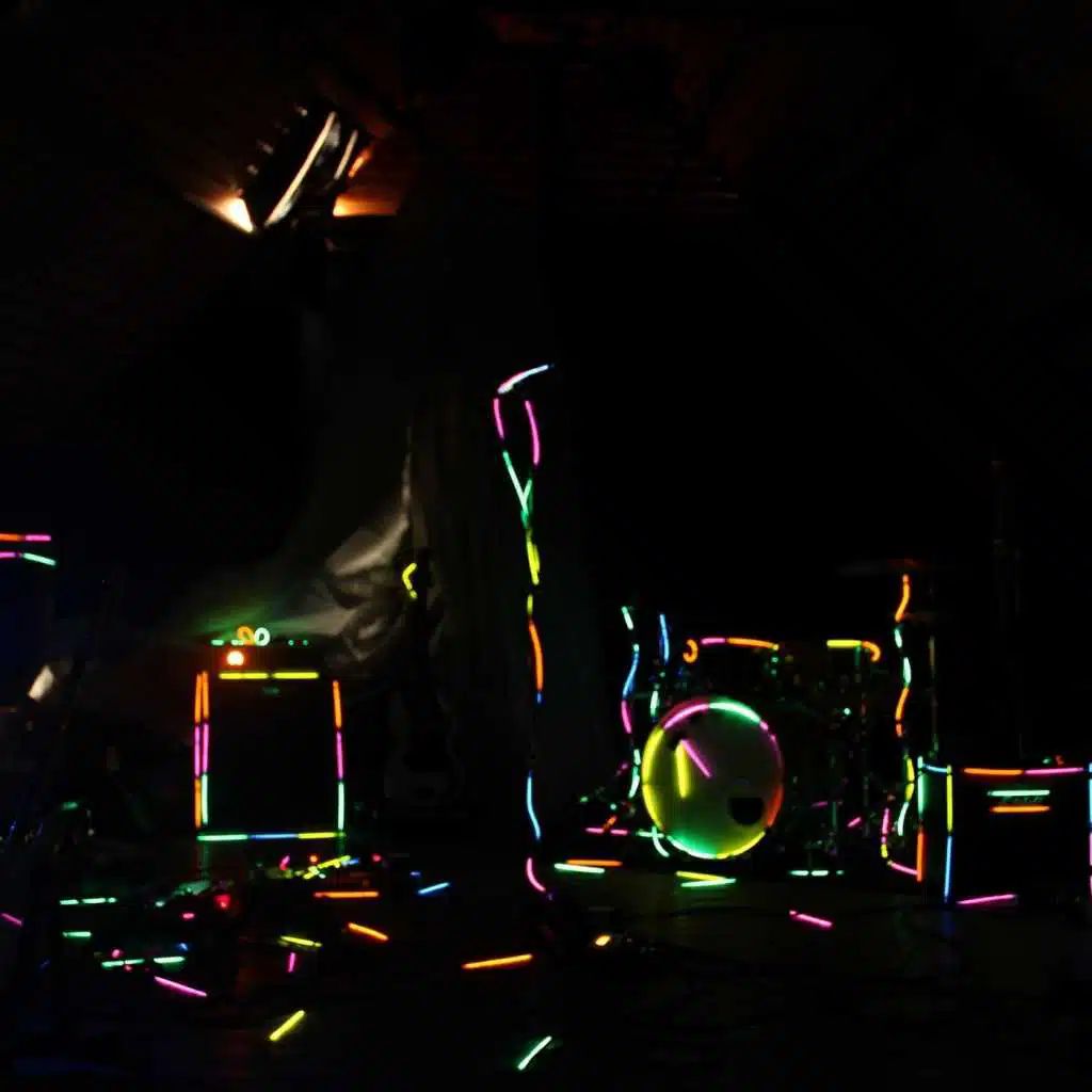 artist-header-image