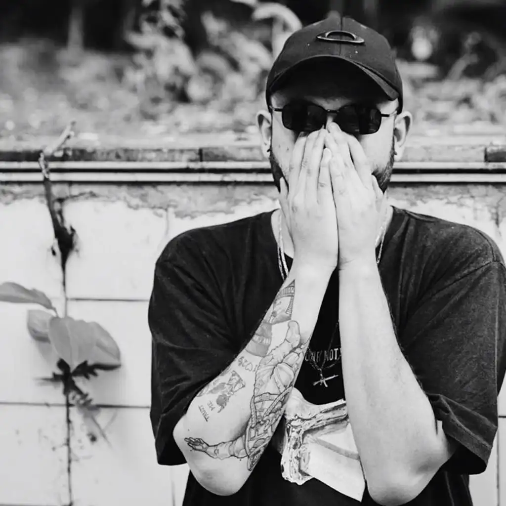 artist-header-image