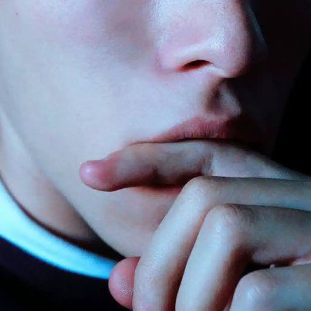 artist-header-image