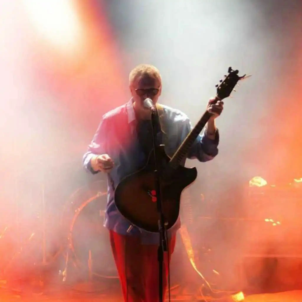 artist-header-image