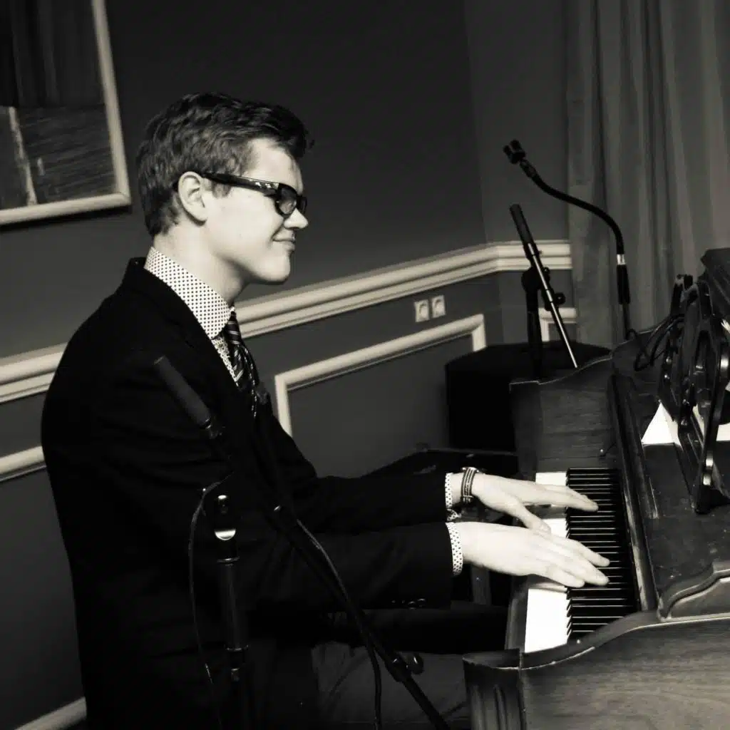 header-image