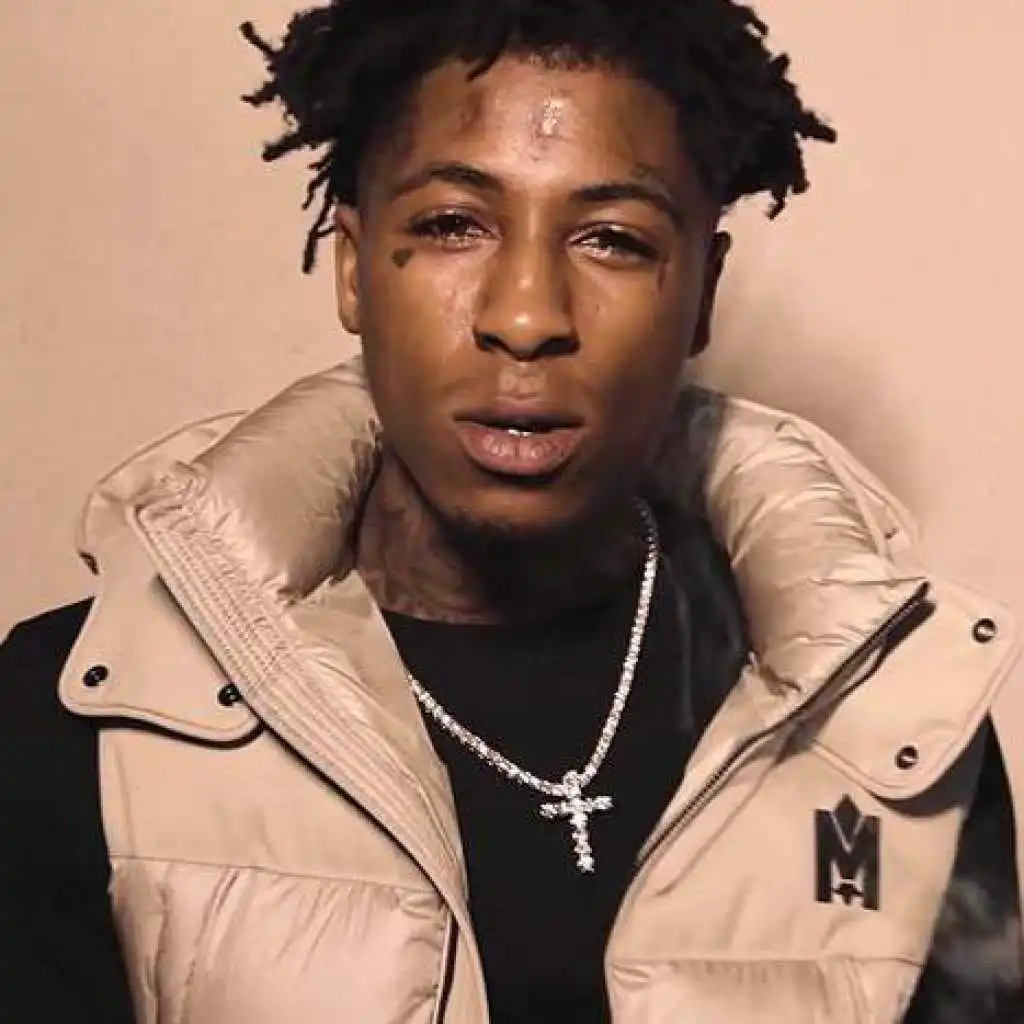 The jacket of Juice Wrld in her video clip Bandit feat. NBA Youngboy