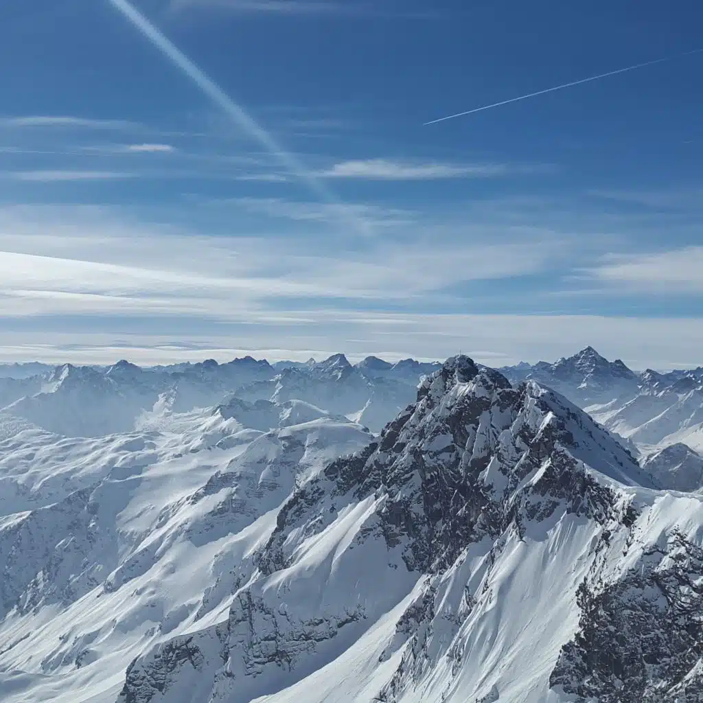 header-image