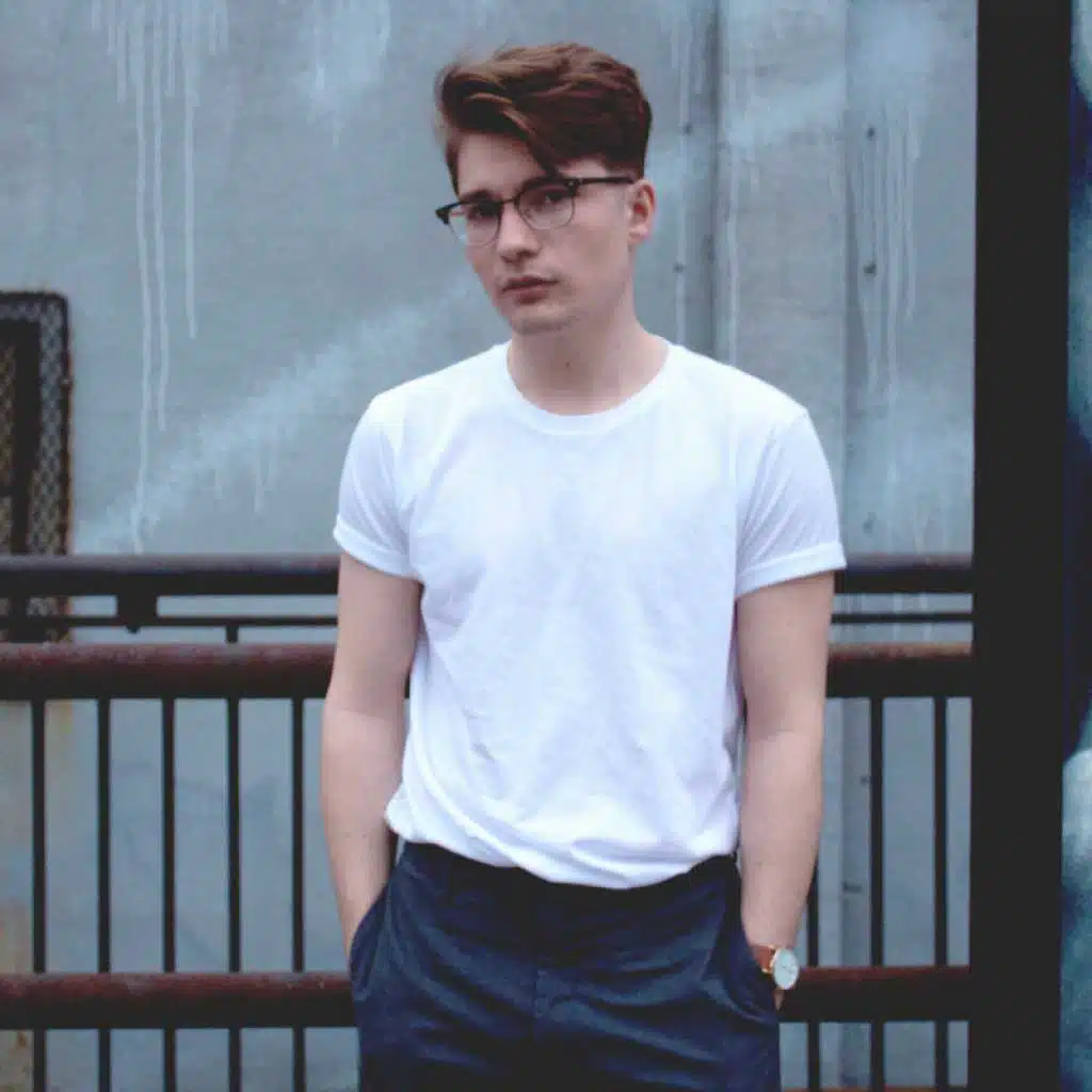 artist-header-image