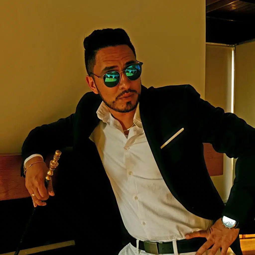 artist-header-image