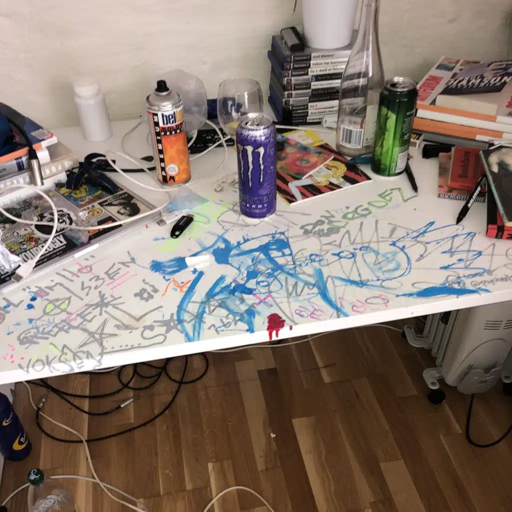 artist-header-image