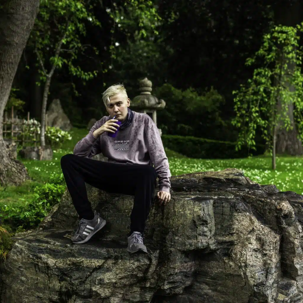 header-image