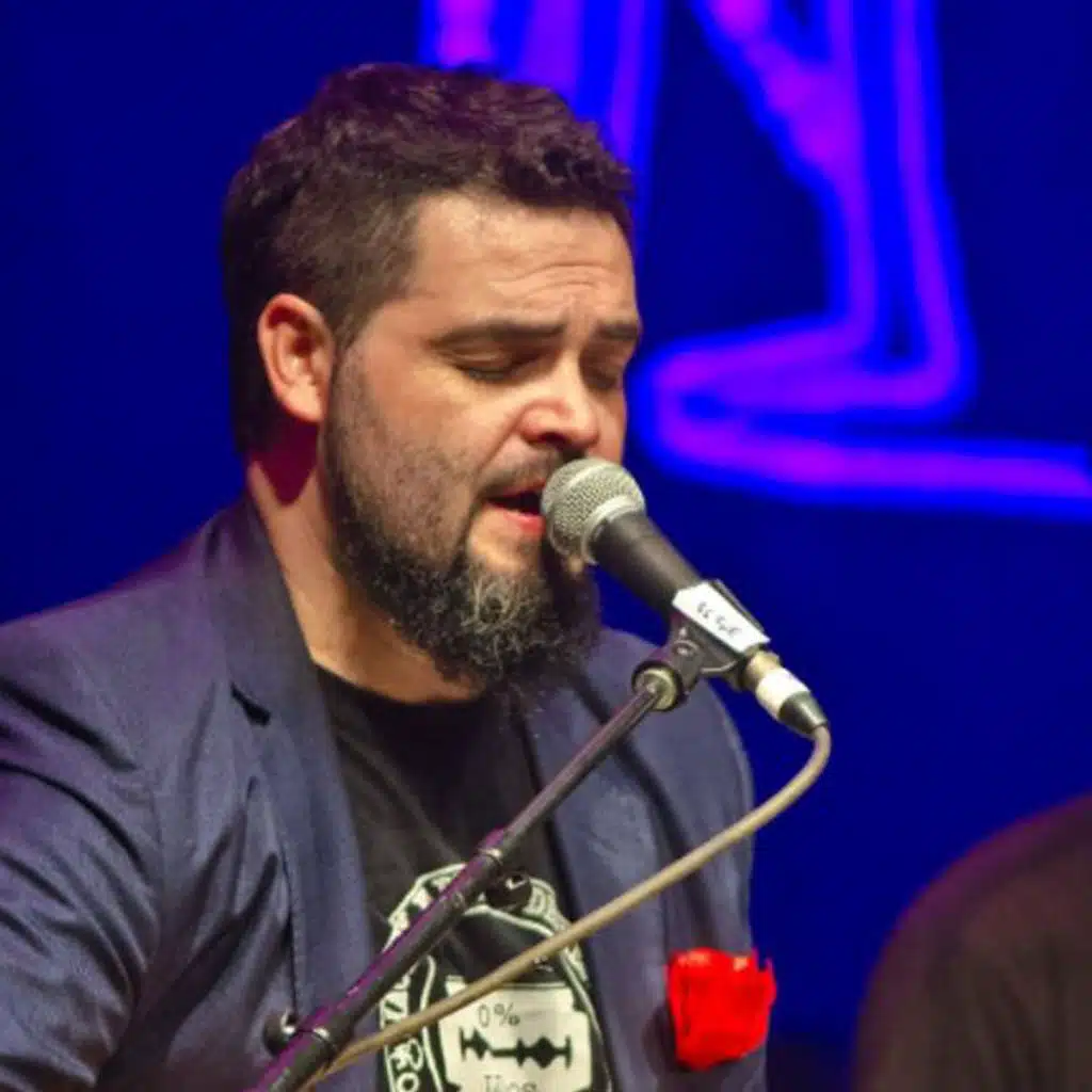 artist-header-image