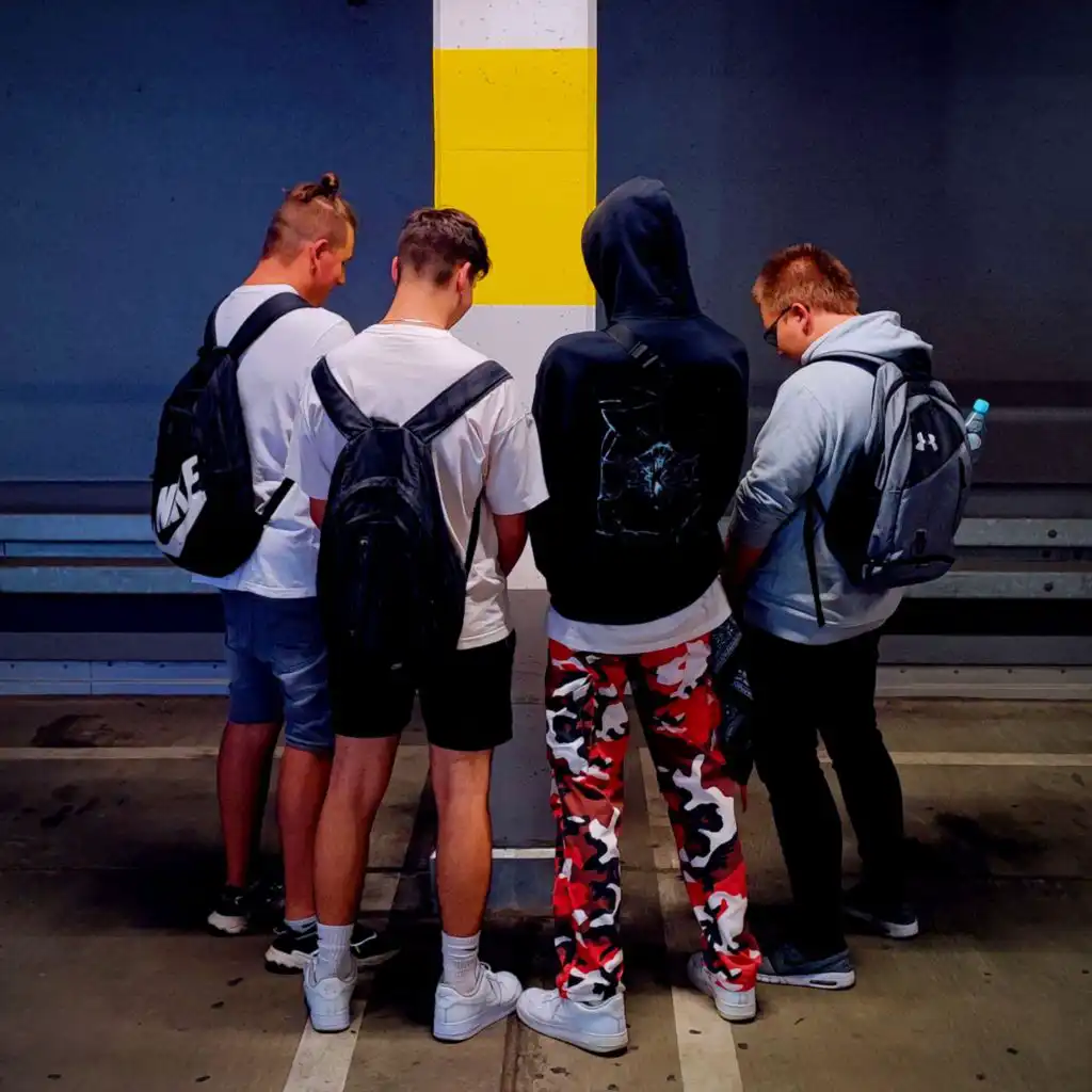 header-image