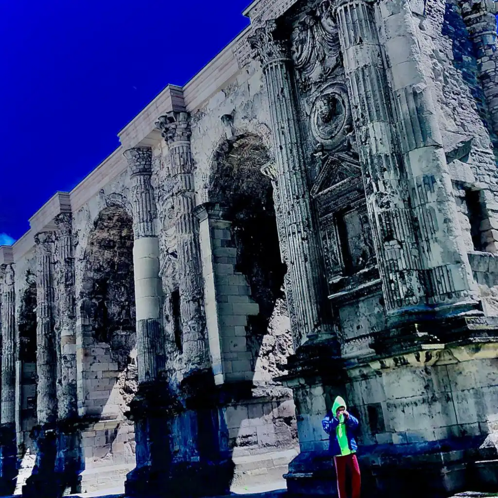 header-image