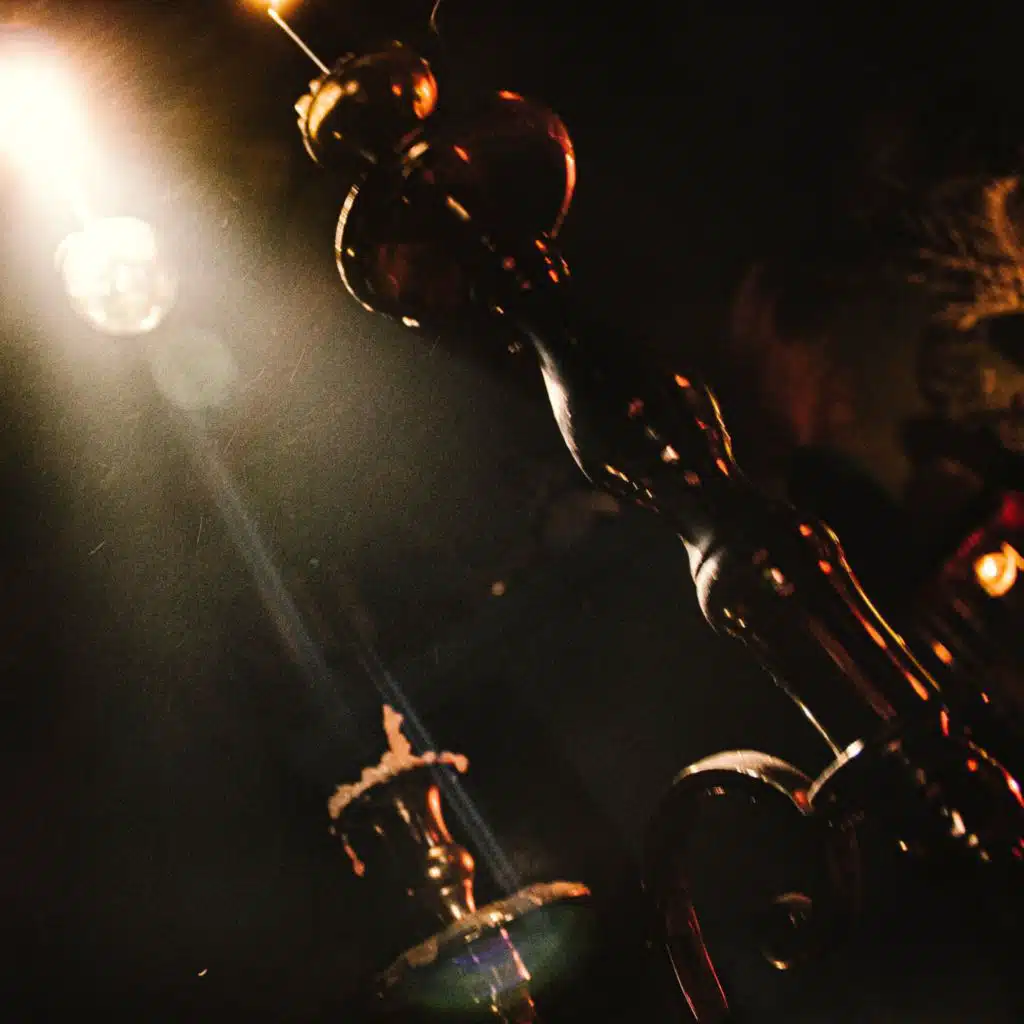 artist-header-image