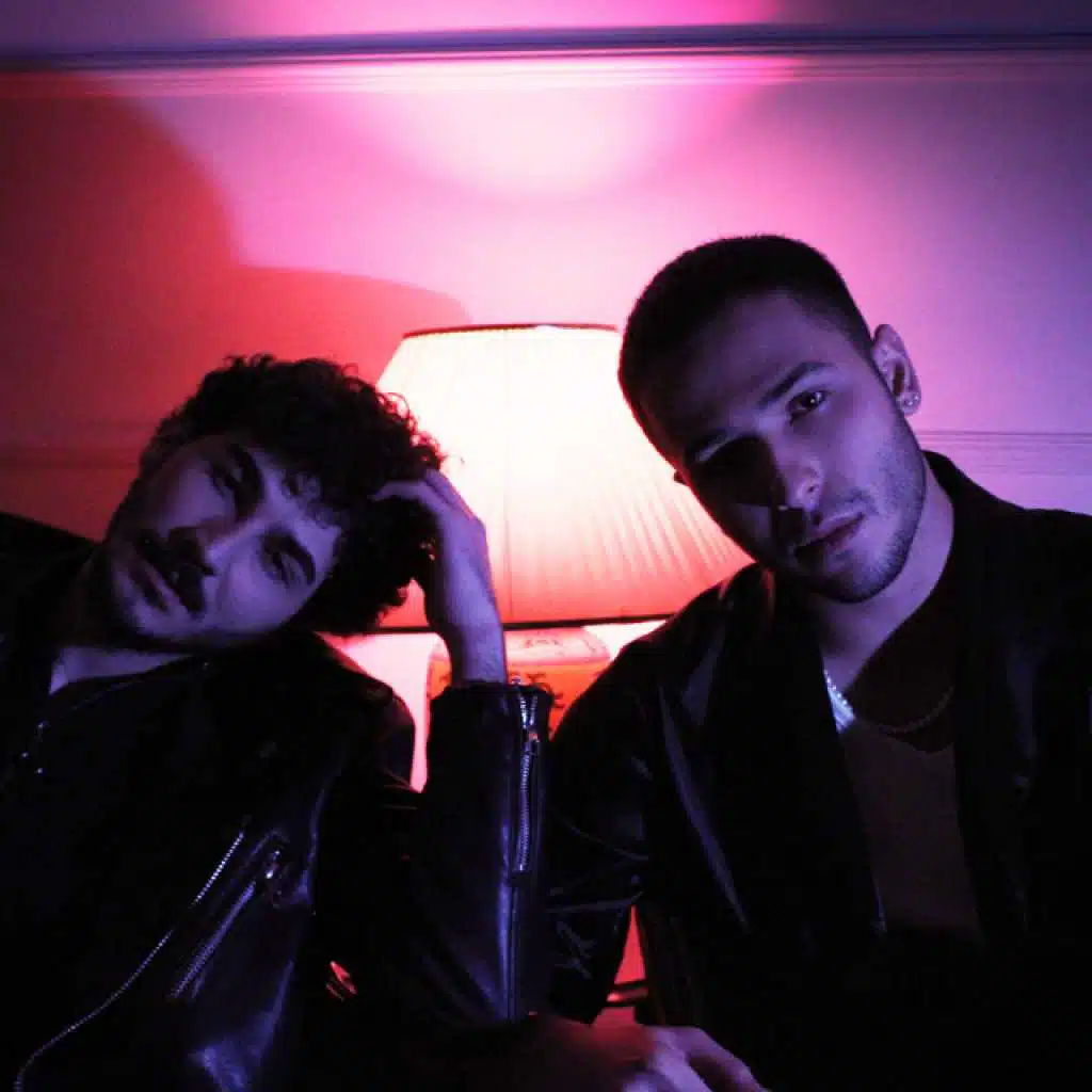 artist-header-image