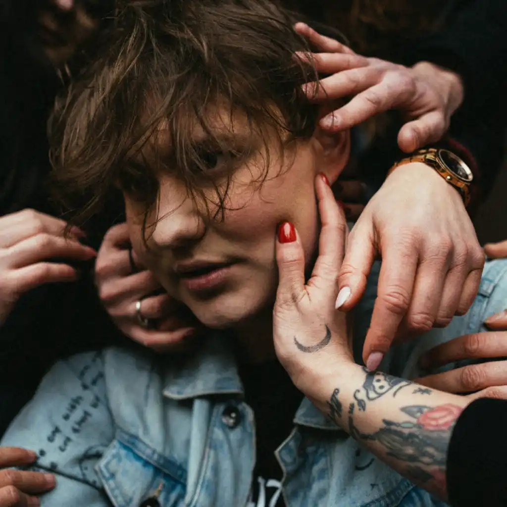 artist-header-image