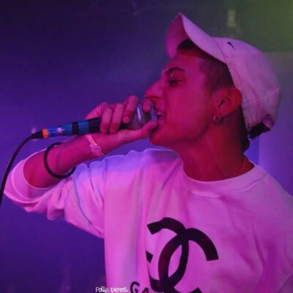 artist-header-image