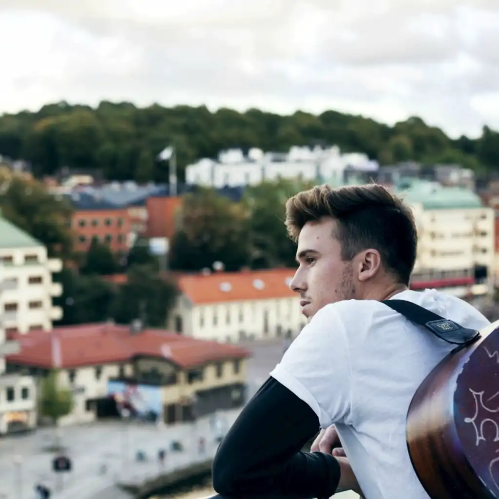 header-image