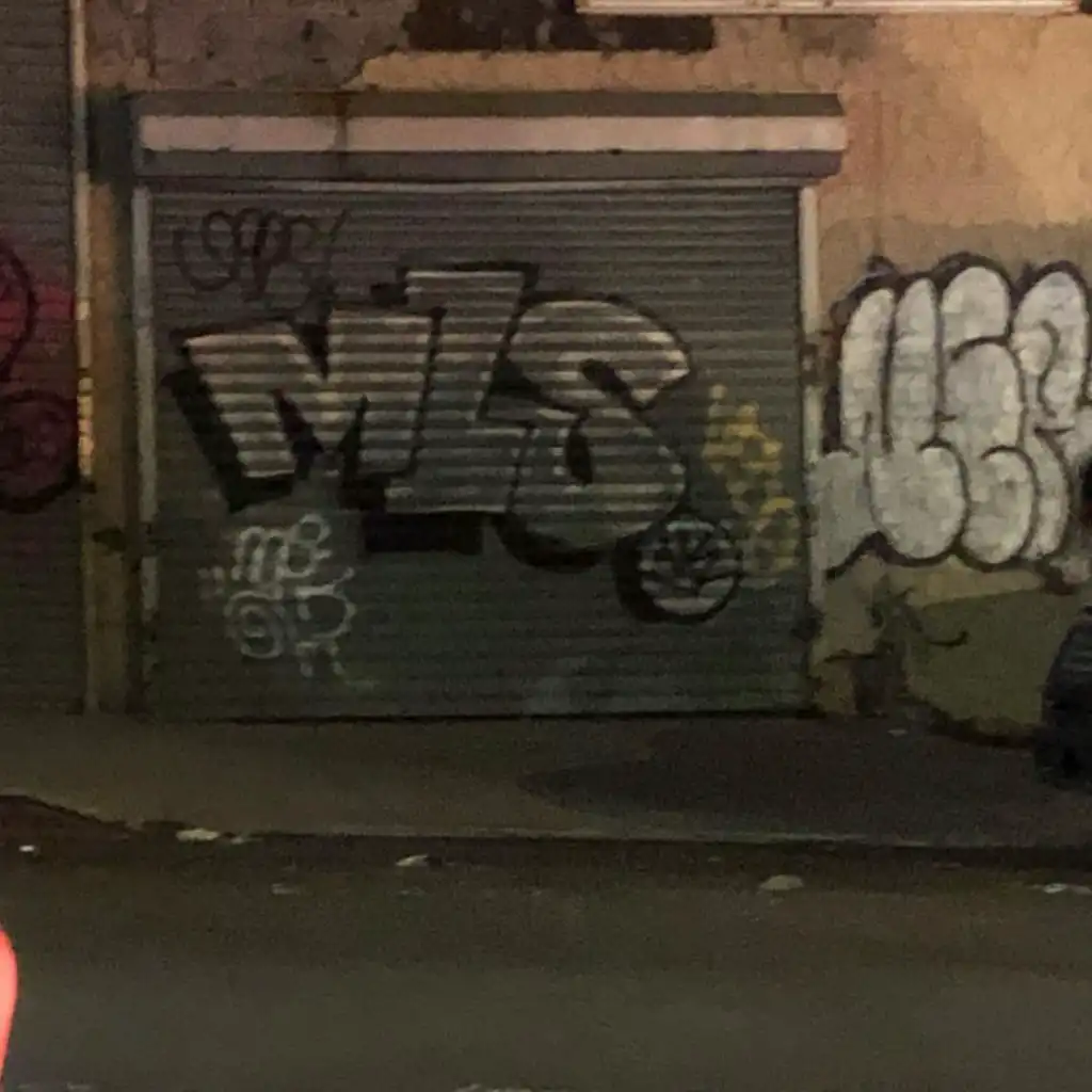 artist-header-image