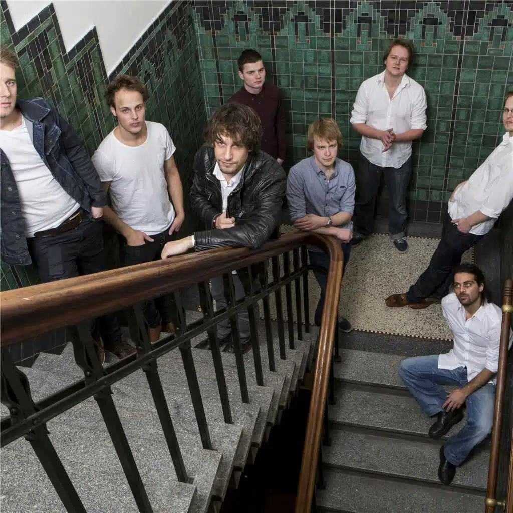 header-image
