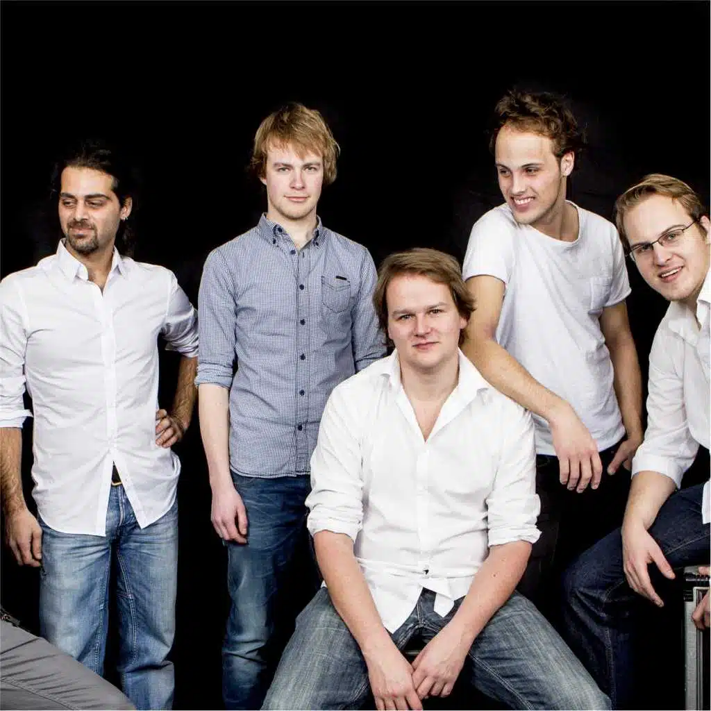 header-image