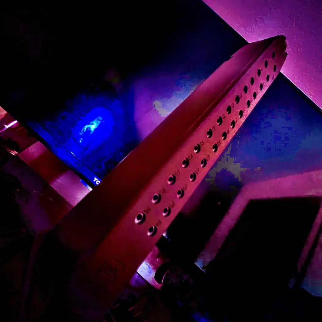 artist-header-image