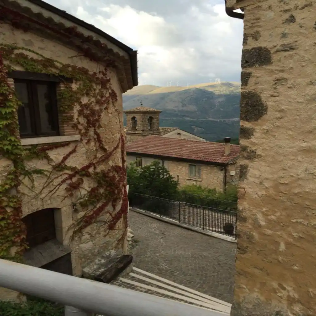 header-image